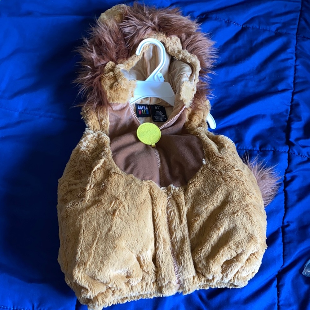 Zip up lion Halloween jacket